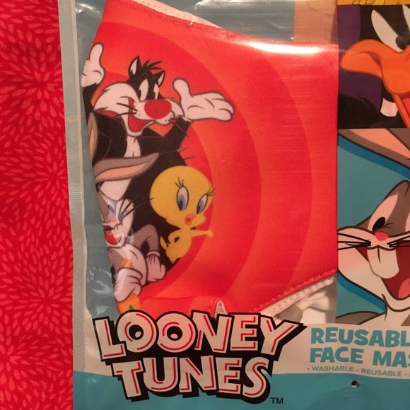 Looney Tunes Face Mask BRAND🆕😷 🛋️ 😷 - Picture 3 of 16